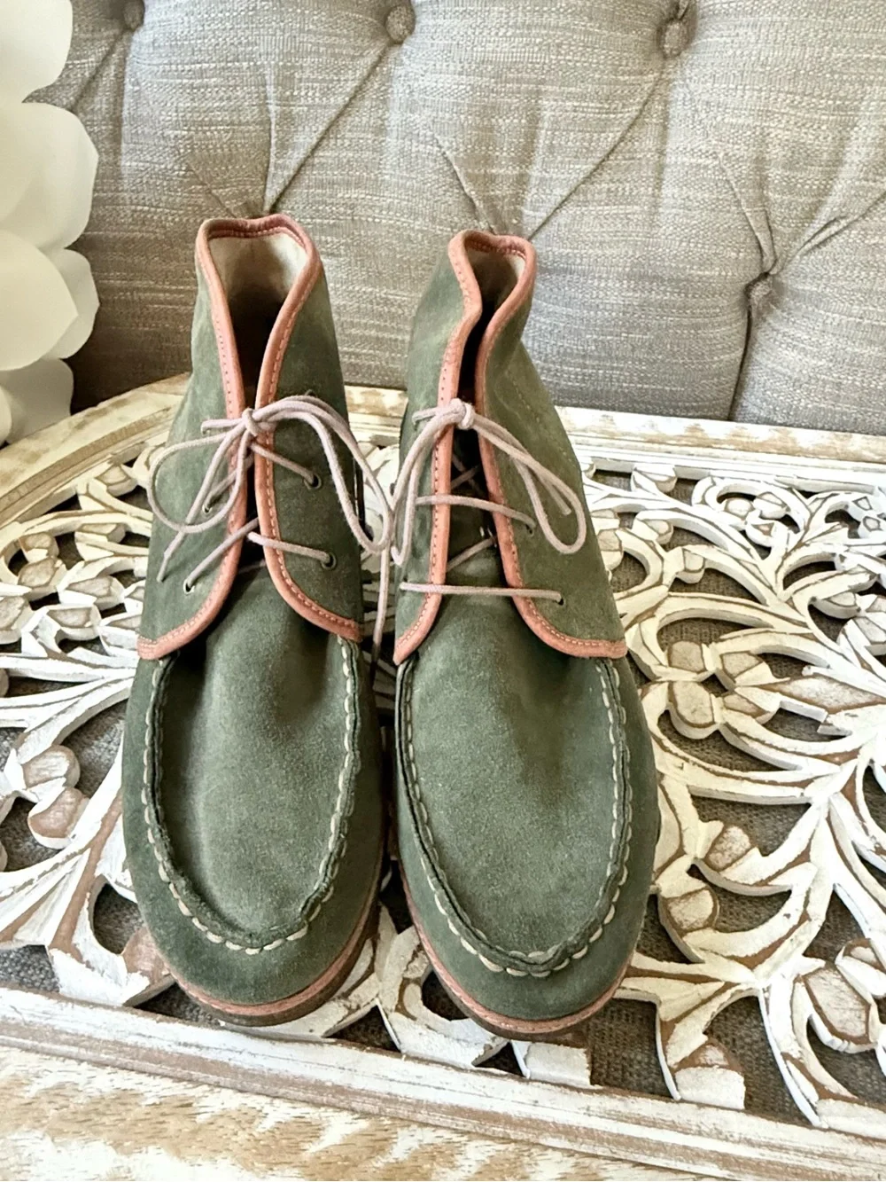 OluKai Olive Green Suede Wedge Ankle Booties Tan Trim Women’s 10